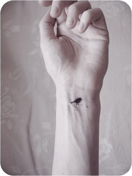 101 Tiny and Cute Tattoos For Women | Design Bump