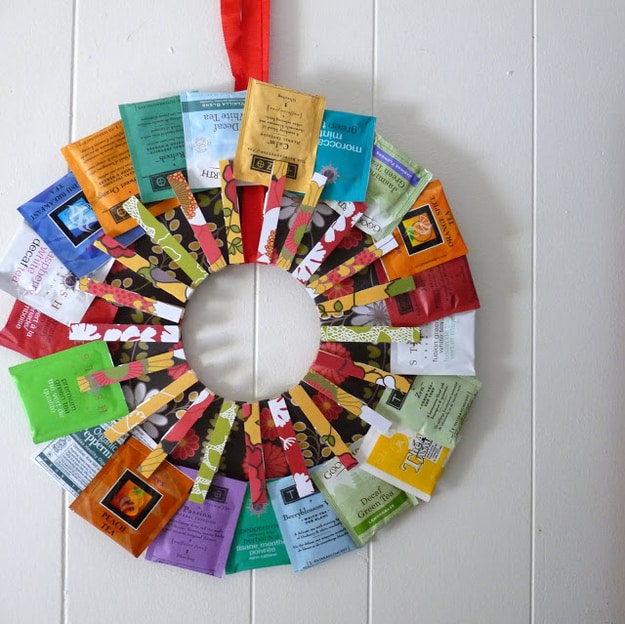 Make a wreath out of tea bags to keep them all neat.