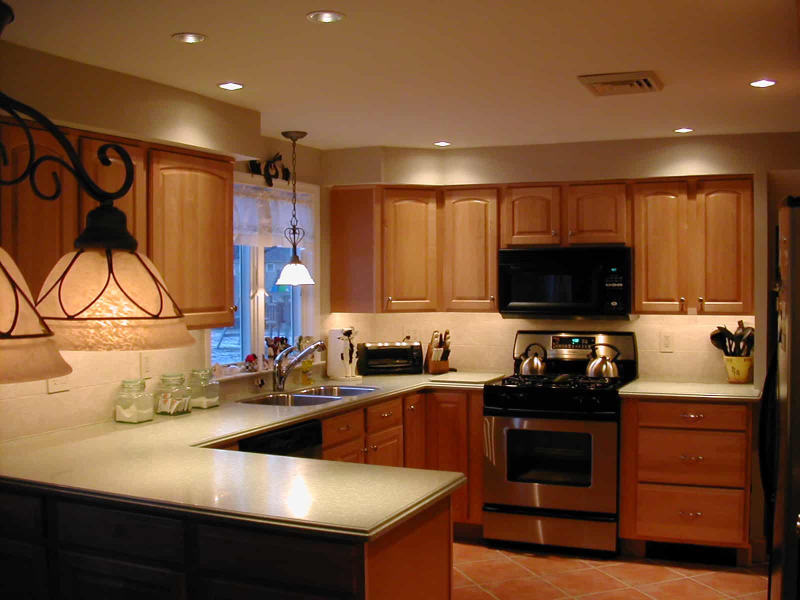 lighting idea for small kitchen