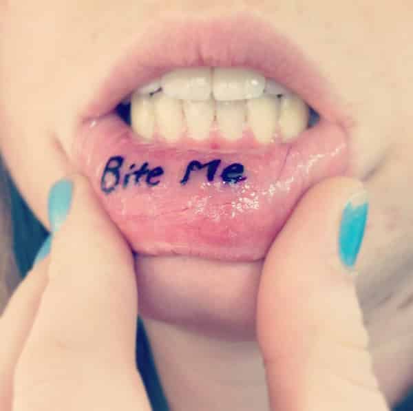 25 Crazily Cool Lip Tattoos DesignBump